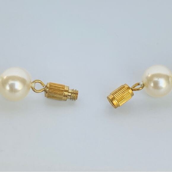 Vintage Faux Pearl Necklace - Picture 5 of 7